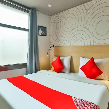 Hotel O Happy Inn Делхи Екстериор снимка