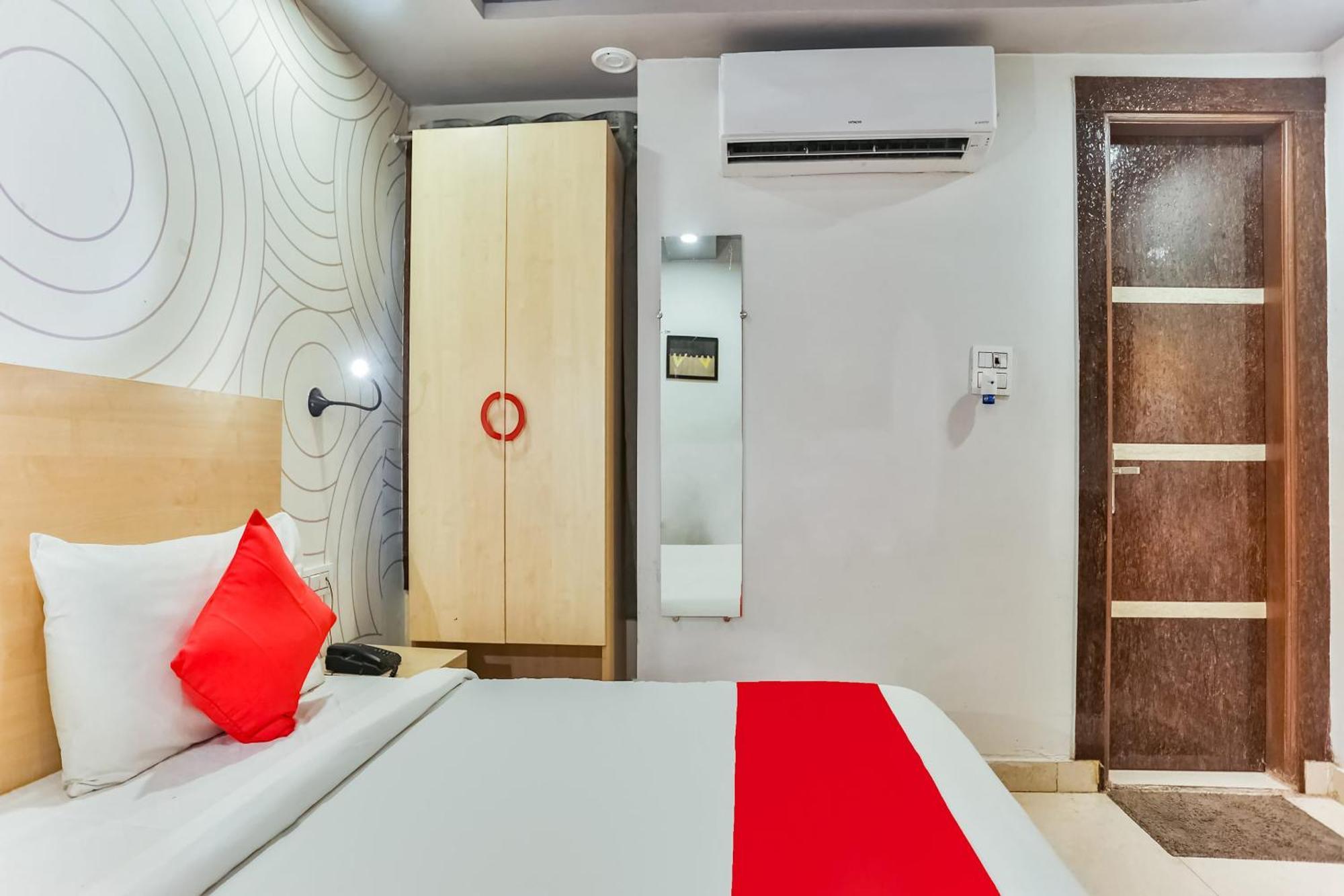 Hotel O Happy Inn Делхи Екстериор снимка