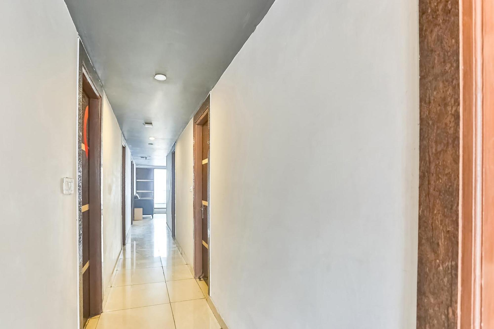 Hotel O Happy Inn Делхи Екстериор снимка