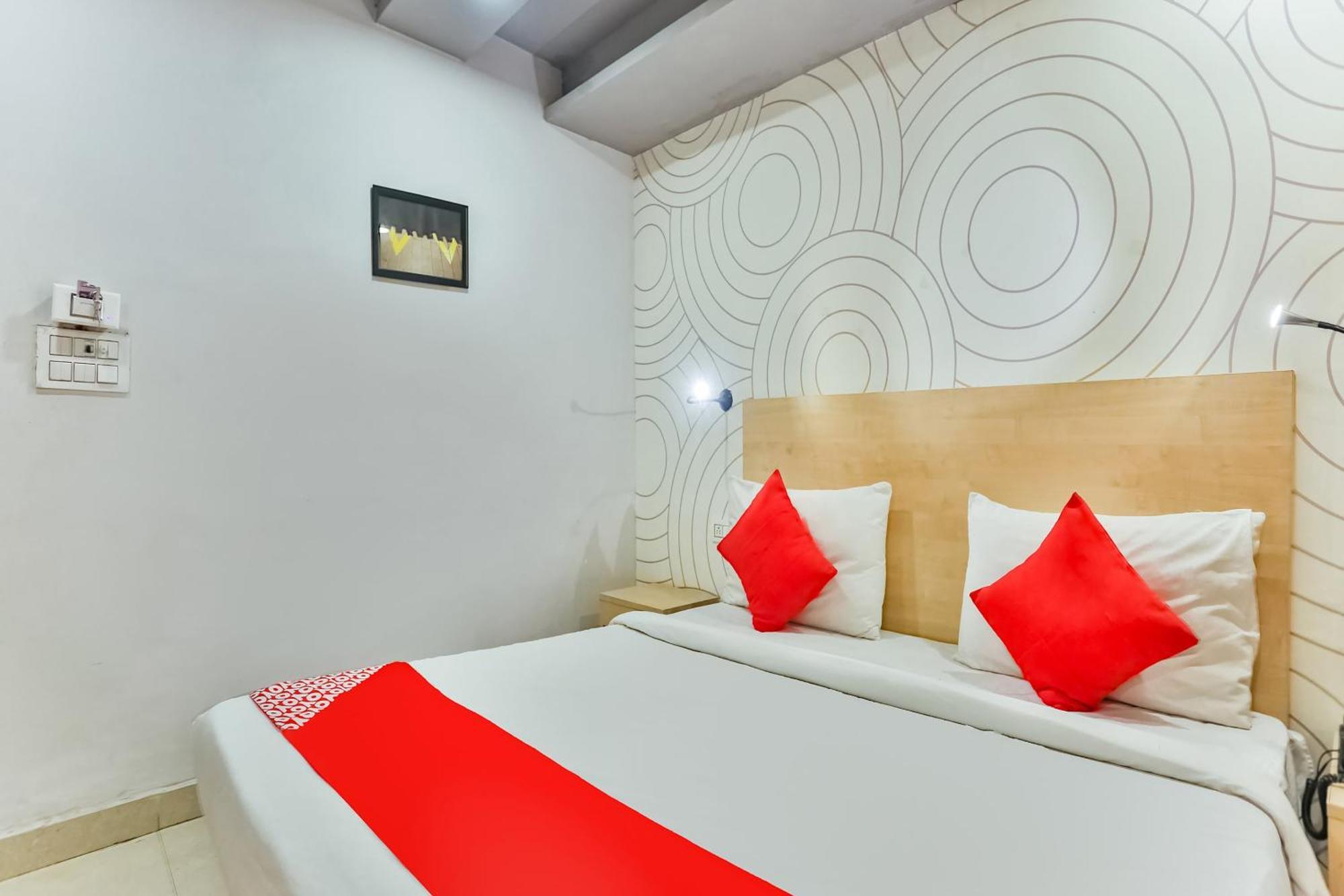 Hotel O Happy Inn Делхи Екстериор снимка