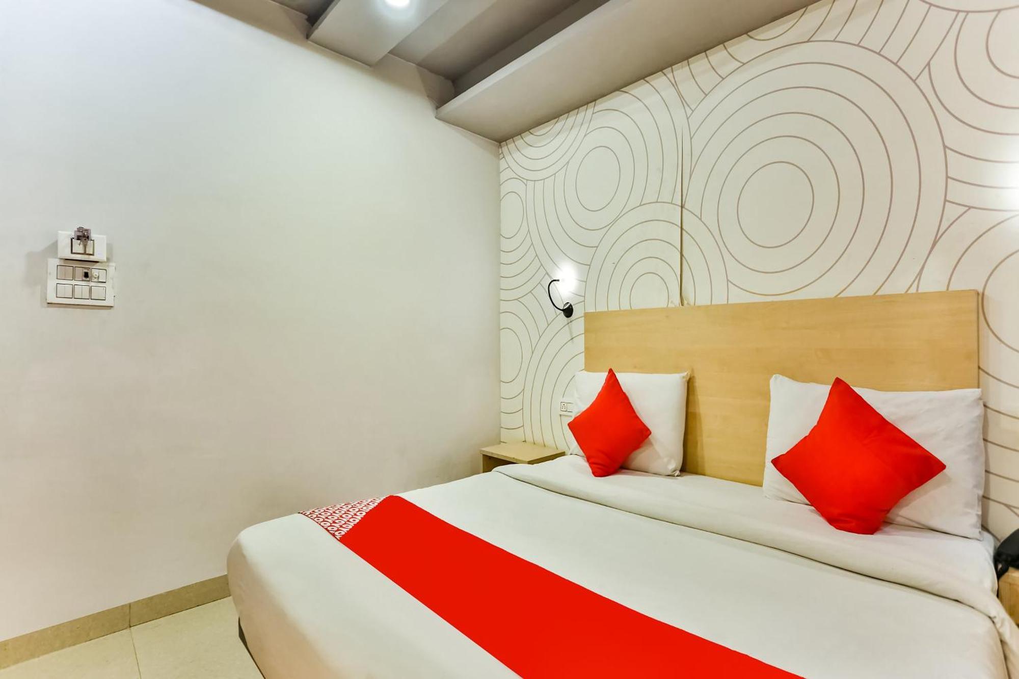 Hotel O Happy Inn Делхи Екстериор снимка