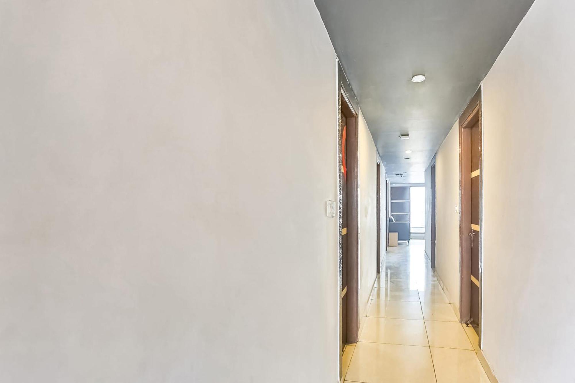 Hotel O Happy Inn Делхи Екстериор снимка